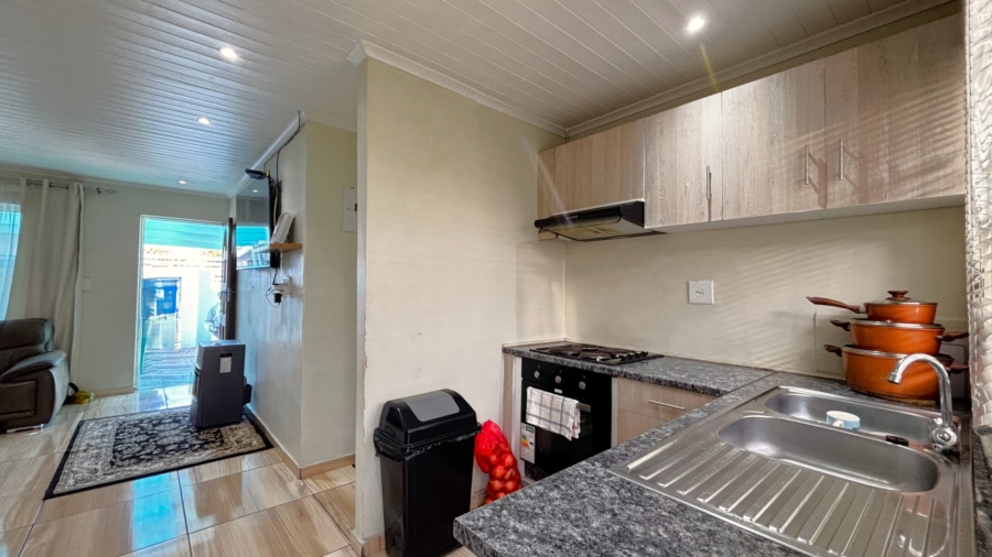 3 Bedroom Property for Sale in Hanover Park Western Cape